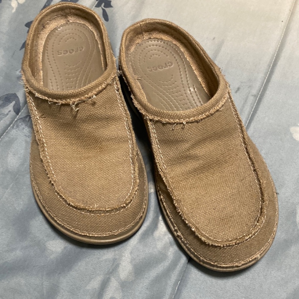 Gently used crocs